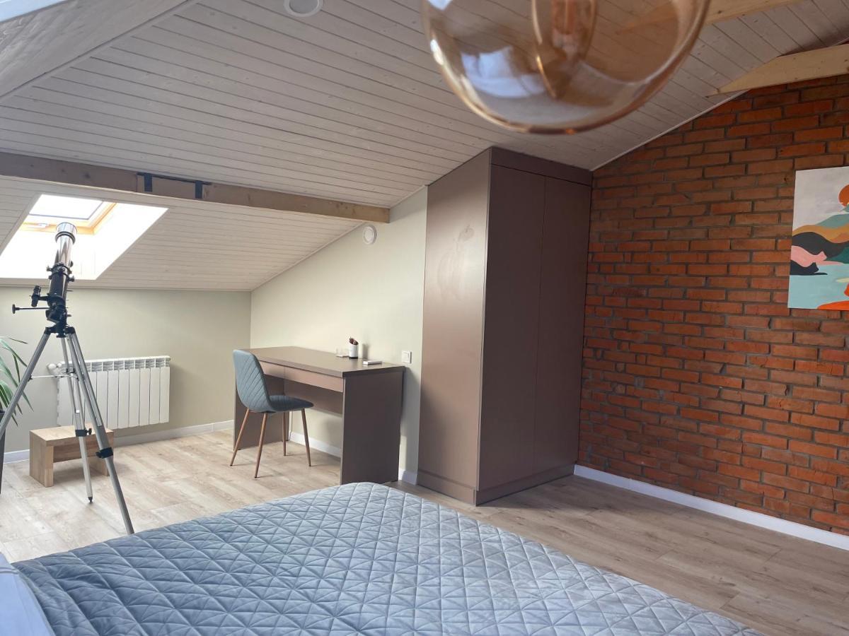 Ferienwohnung «Гори́Ще На Площі Польський Ринок» Kamjanez-Podilskyj Exterior foto