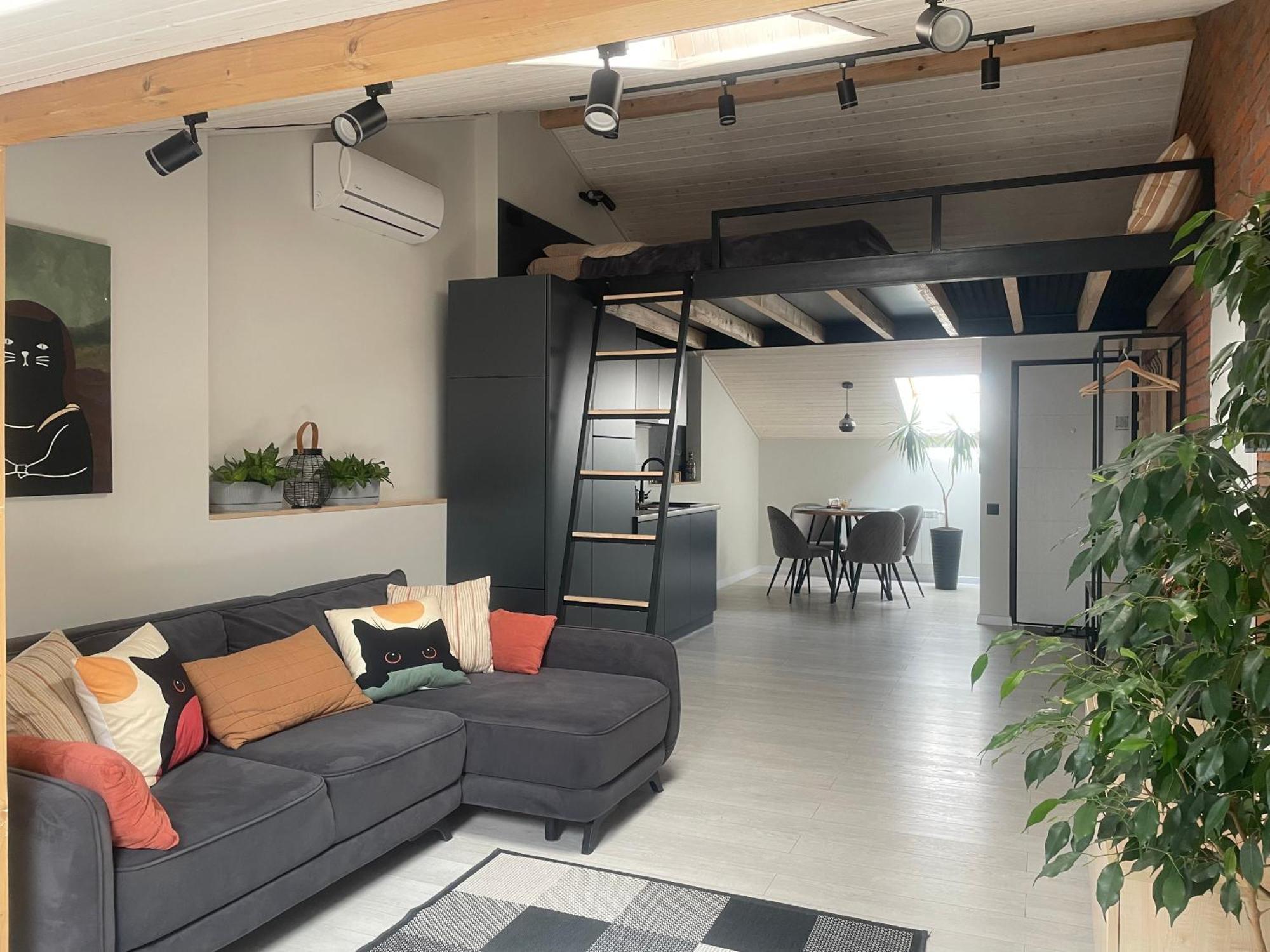 Ferienwohnung «Гори́Ще На Площі Польський Ринок» Kamjanez-Podilskyj Exterior foto